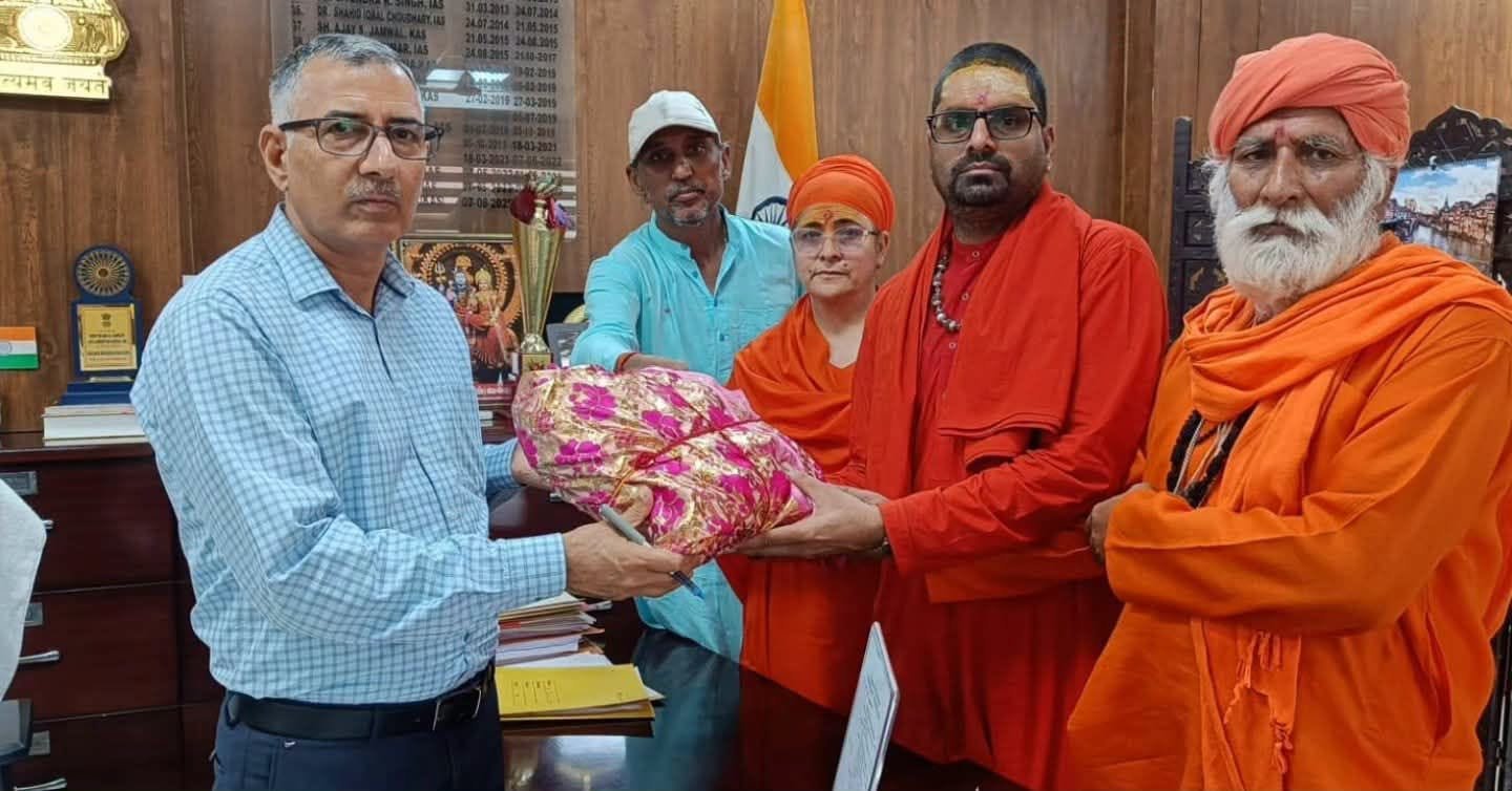 गौ सम्मान आह्वान अभियान के तहत संत-महात्माओं,